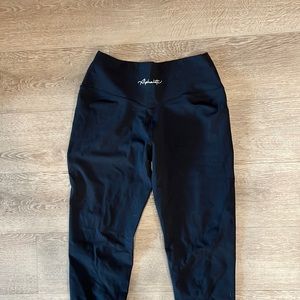 Alphalete Surface power Legging in black, size M